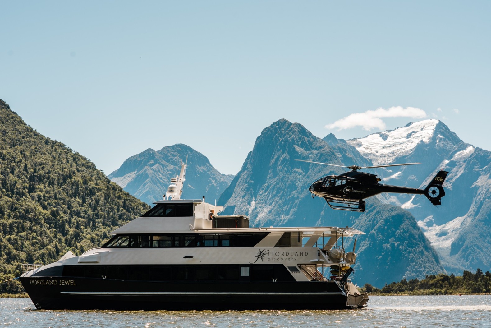 Fiordland Discovery 28 Heli Boat CREDIT Andrew Rae
