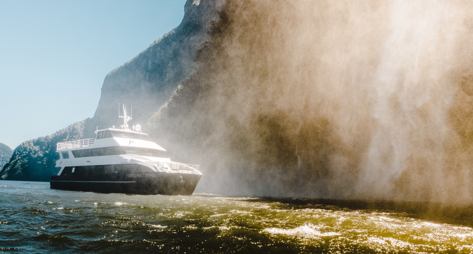 Ignition Self Drive Fiordland Discov 6 Boat